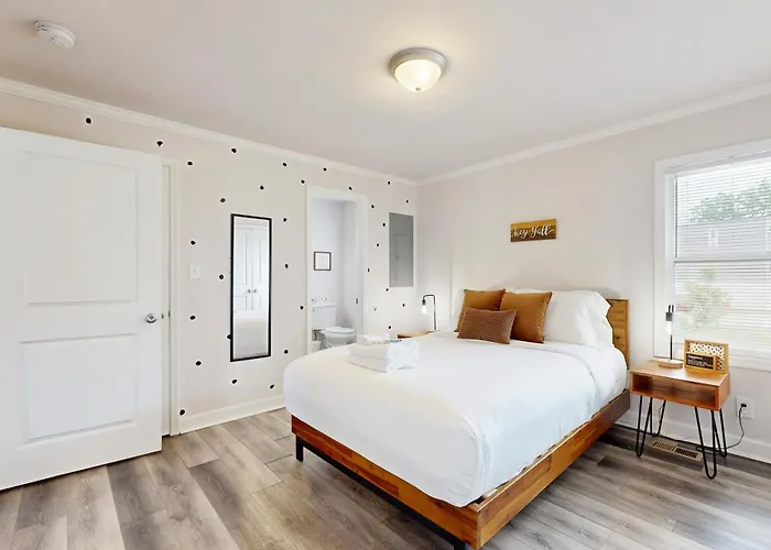 Capitol Hill Retreat A
