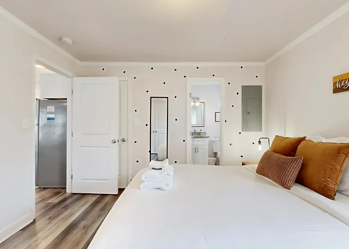 Capitol Hill Retreat A